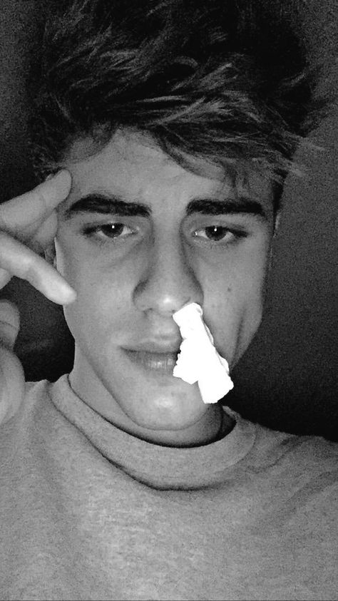 Jack g having a bloody nose  lol Hell Trylogy, Trylogia Hell, Omaha Squad, Jack Harries, Gossip Girl Fashion Blair, Jack G, Ricky Dillon, Jack Gilinsky, Joey Graceffa