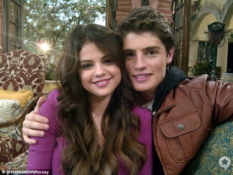 Selena Gomez andGregg Sulkin Mason Greyback, Old Disney Channel Shows, Gregg Sulkin, Old Disney Channel, Wizards Of Waverly, Alex Russo, Selena Gomez Cute, Disney Channel Shows, Wizards Of Waverly Place