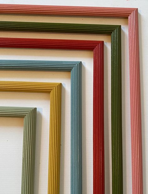 Colorful Picture Frames, Picture Frame Decor, Mirror Painting, Tableau Art, Handmade Frames, Wall Gallery, Frame Decor, Mirror Frames, Beautiful Hand