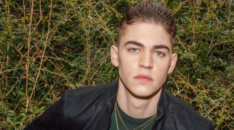 Bandana Bayi, Hero Fiennes Tiffin After, Harry Styles Facts, Hero Fiennes Tiffin Hardin, Harry Styles Long Hair, Harry Styles Photoshoot, Hero Ft, Harry Styles Gif, Harry Styles Quotes