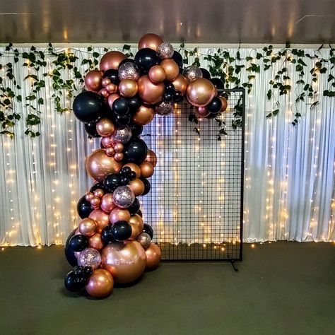 Pink Black Gold Balloon Arch, Rose Gold Pink And Black Party Decorations, Rose Gold Black Balloon Garland, Black Pink And Gold Balloon Garland, Rose Gold And Black Balloons, Black And Rose Gold Birthday, Rose Gold And Black Party Theme, Black Rosegold Balloon Decor, Ballon Ideas