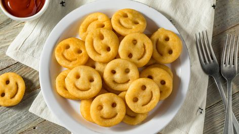 Using instant mashed potatoes as a replacement for homemade mashed potatoes for smiley fries gives you that same nostalgic flavor in half the time. Smiley Fries, Smiley Face, Smiley, Potato