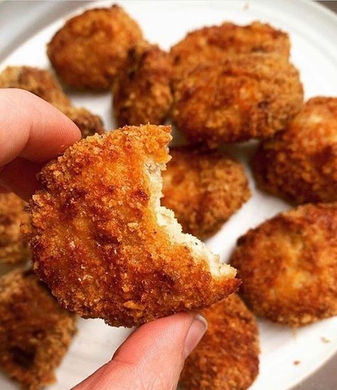 Keto Recipes on Instagram: “KETO CHICKEN NUGGETS - skip the McDonalds/Burger King/KFC nuggets and make these spicy ones instead! 🤤💃🏻🍗⁠ ⁠⁠ Recipe is thanks to the…” Kfc Nuggets, Keto Chicken Nuggets, Mcdonalds Burger, Spicy Salt, Pepper Seasoning, Nuggets Recipe, Dinner Meal Prep, Mc Donald, 3 Eggs