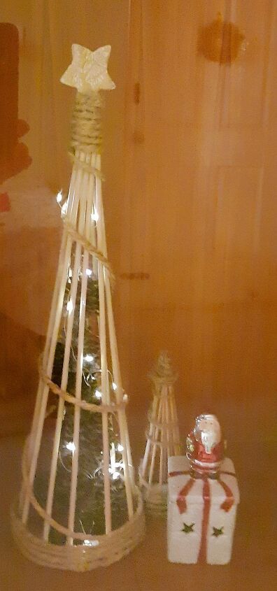 Rustic Table Top Christmas Tree | Hometalk Bamboo Christmas Tree Ideas, Skewer Crafts, Rustic Table Top, Christmas Tree Outside, Diy Tabletop, Diy Laundry Basket, Christmas Tress, Skewer Sticks, Stick Christmas Tree