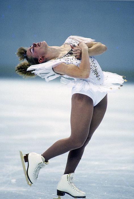 Tonya Harding performing her technical program during the U.S. Figure Skating Championships in Orlando, Florida on January 11, 1992 Triple Axel, Tonya Harding, Flight Attendant Fashion, 80s Aesthetic, Trailer Park, Sporty Girls, January 11, Ice Queen, Fall Out Boy