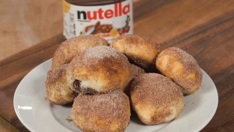 You Need to Make These Nutella Churro Balls Right Now Churro Balls, Pillsbury Biscuit Recipes, Baked Churros, Bakers Hat, Nutella Snacks, Nutella Biscuits, Nutella Bread, Nutella Recipes Easy, Nutella Lover