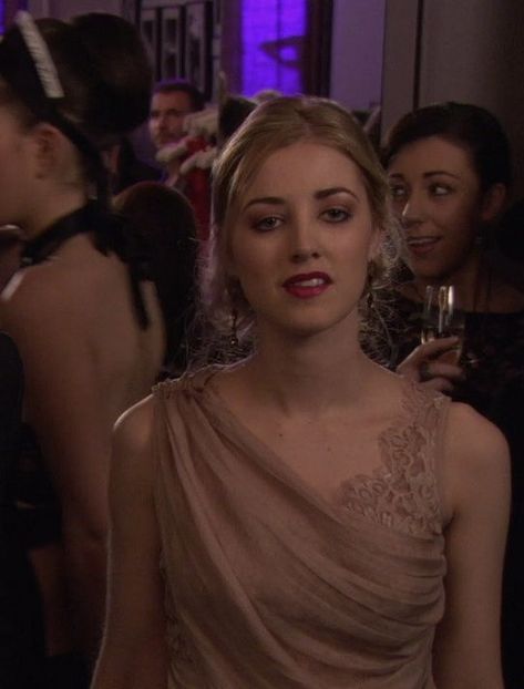 Lola Rhodes 5.19 It-Girl Interrupted Charlie Rhodes, Gossip Girls, Girl Interrupted, It Girl, Evening Attire, Rhodes, Gossip Girl, Couture