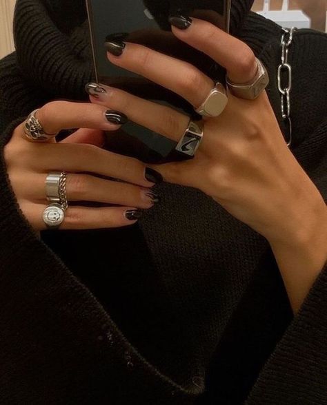 driiippyy Hand With Ring, Hands With Rings, Grunge Ring, Fimo Ring, Edgy Rings, Grunge Accessories, Aesthetic Rings, Rings Aesthetic, Grunge Jewelry