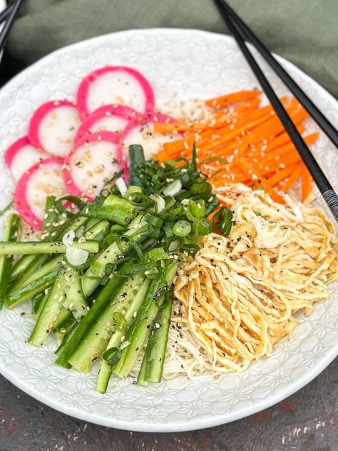 Indulge in a tantalising medley of flavours with our somen salad sensation! This recipe is a fantastic mix of noodles, vegetables and protein complemented by an umami sweet soy sesame dressing—a truly harmonious combination of ingredients. Japanese Noodle Salad, Somen Salad, Salad Japanese, Soy Ginger Dressing, Asian Salad Recipe, Noodles Vegetables, Asian Side Dishes, Charred Corn, Corn Avocado