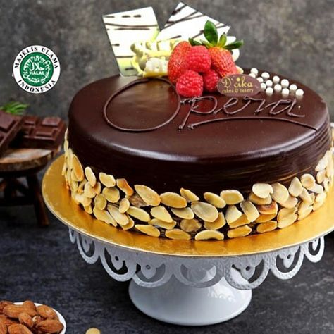 OPERA CAKE Opera Cake Decoration, Opera Cake, Simple Cake Designs, Simple Cake, Easy Cake, Cake Decoration, Cake Designs, Frosting, Opera