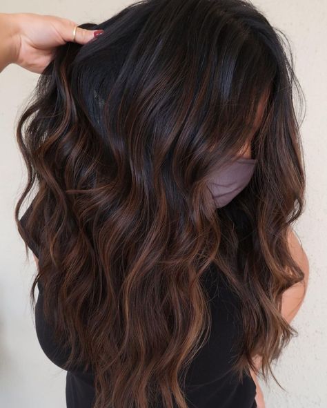 2022 Hair Color, Brown Hair Color Shades, Golden Brown Hair Color, Black Hair Balayage, Brown Hair Looks, Spring Hair Color, Hair Color Light Brown, Hair Color Shades, Brown Hair Balayage