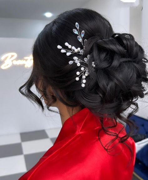 Easy Hairstyles For Thick Hair, Ball Hairstyles, Quince Hairstyles, Mom Hairstyles, Hair Tutorials For Medium Hair, Wedding Hair Inspiration, Wedding Hairstyles Updo, Hairdo For Long Hair, Bridal Hair And Makeup