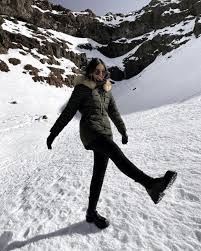 Cómo vestir para ir a la nieve en Primavera Verano 2022 - ModaEllas.com Patagonia, Parka, Puffer, Winter Jackets, Boots