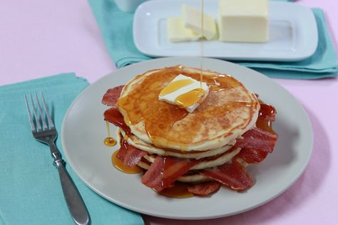 Adventure Time Bacon Pancakes Recipe Adventure Time Party Food, Adventure Time Snacks, Adventure Time Recipes, Adventure Time Food, Bacon Pancakes Adventure Time, Pancake Bacon, Anime Recipes, Old Fashioned Pancake Recipe, Nerdy Recipes