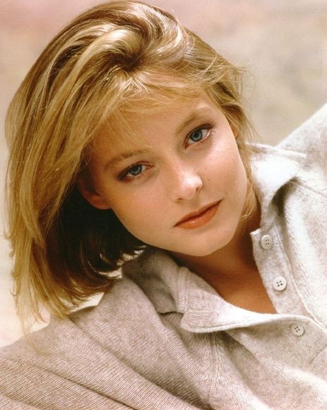 90s Actresses, 90s Actors, Jamie Lee Curtis, Jodie Foster, Iconic Women, Great Hair, Womens Haircuts, Celebrity Photos, American Actress