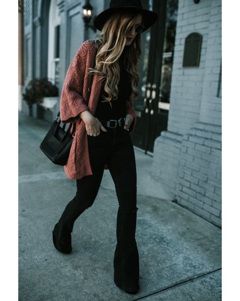 Chic Grunge Outfits, Vetement Hippie Chic, Weekend Outfit Fall, Games Group, Fall Weekend Outfits, Looks Hippie, Look Hippie Chic, Chic Grunge, Coral Cardigan