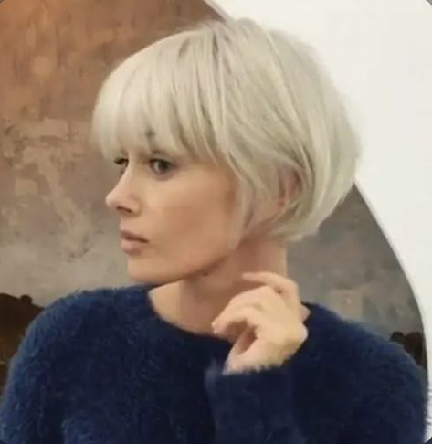 Blonde Bob With Bangs, Short Bobs With Bangs, French Bob, Stacked Bob Haircut, Bob Hairstyles With Bangs, Hairstyle Tutorials, Bob Haircut With Bangs, Short Bob Haircuts, Short Hairstyle