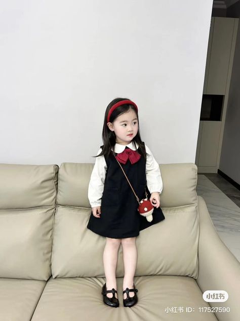 Korean Baby Girl Outfit, Korean Baby Outfits, Cute Kid Outfit, Kids Clothes Ideas, Outfits For Girls Kids, Cute Children Outfits, Korean Kids Fashion, Korean Baby Girl