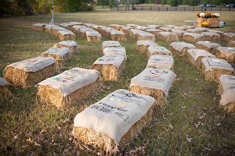 Hay Bale Seating Wedding, Hay Bale Wedding Decorations, Hay Bale Wedding, Rustic Wedding Alter, Wedding Ceremony Seating, Diy Backyard Wedding, Barn Wedding Inspiration, Wedding Alters, Rustic Style Wedding