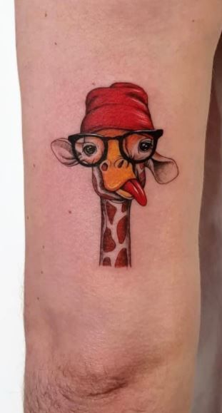 Tattoos Giraffe, Small Giraffe Tattoo, Ladybird Tattoo, Hippo Tattoo, Zebra Tattoos, Giraffe Tattoo, Animal Tattoos For Women, Seahorse Tattoo, Penguin Tattoo