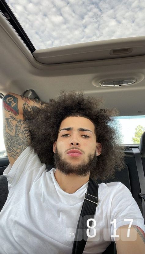 Kyree Myers, Chris Brown Hair, Lightskinned Boys, Men Haircut Curly Hair, Thug Style, Fotos Ideas, Haircut Curly, Men Haircut