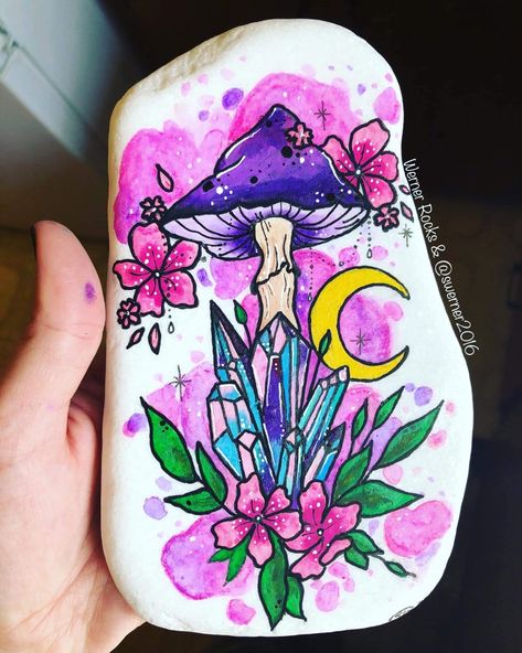 Witchy Rock Painting, Mushroom Painted Rocks, Mushroom Paint, Diy Pottery Painting, Witch Tattoo, Paint Rocks, Diy Rock Art, Rock Painting Ideas Easy, Rock Painting Patterns