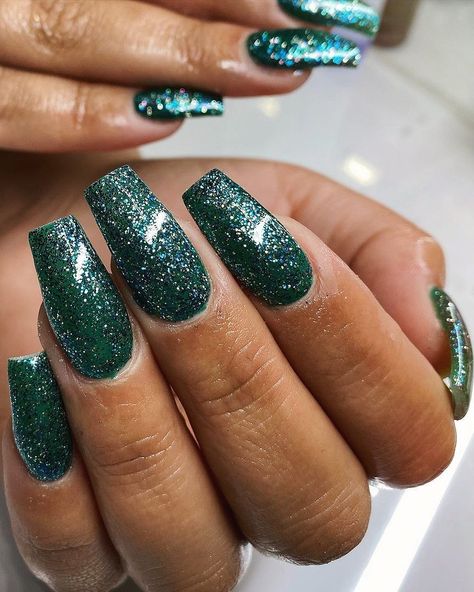 Green Sparkles Nails, Dark Green Glitter Nails Acrylic, Dark Emerald Green Nails With Silver, Emerald Green Acrylic Nails Sparkle, Dark Sparkly Green Nails, Sparkly Green Nails Acrylic, Glitter Dark Green Nails, Dark Green Nails With Sparkle, Forest Green Sparkle Nails