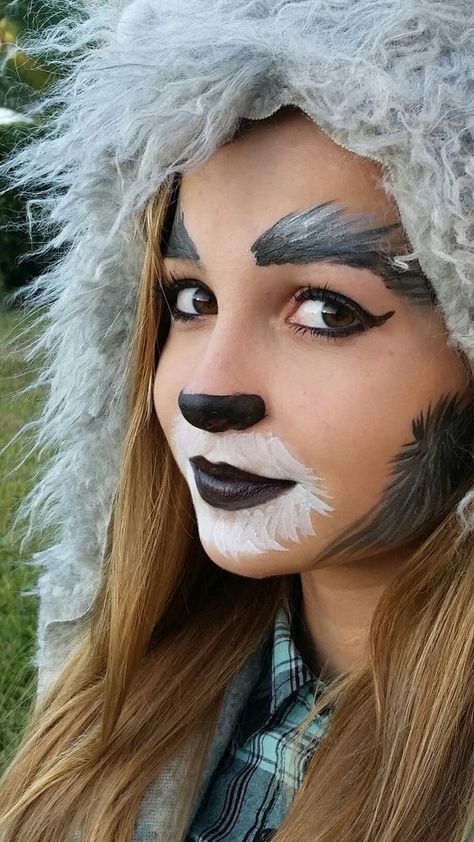 Werewolf Face Paint, Wolf Face Paint, Werewolf Makeup, Wolf Makeup, Wolf Costume, Face Painting Easy, Wolf Face, Halloween Eye Makeup, Kids Face Paint