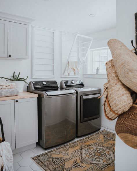 Laundry Room Makeover Ideas, Laundry Room Decor Ideas, House Laundry Room, Laundry Nook, Small Laundry Room Makeover, Laundry Room Renovation, Laundry Room Inspiration, Laundry Room Remodel, Laundry Decor