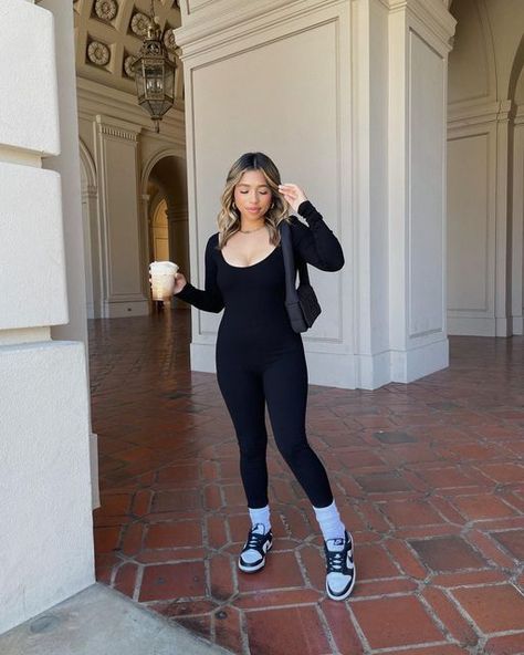 Jumpsuit And Sneakers Outfit, Jumper Outfit Jumpsuits, Black Jumper Outfit, Jumper Outfit, Black Jumper, Jumpsuit Outfit, Jumpsuit Black, Long Jumpsuits, Swaggy Outfits