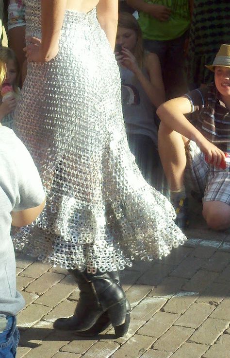 pop tab dress | ... are a couple of pictures of me wearing my pop tab dress at the event Recycled Dress Ideas, Soda Tab Crafts, Pop Can Tabs, Tab Crafts, Can Tab Crafts, Soda Can Tabs, Trash Fashion, Pop Tab Crafts, Recycling Projects