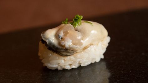 Izakaya Recipes, Nigiri Sushi, Sushi Chef, Best Sushi, Kumamoto, Sushi Rice, Shiitake Mushroom, Honey Mustard, Persimmon