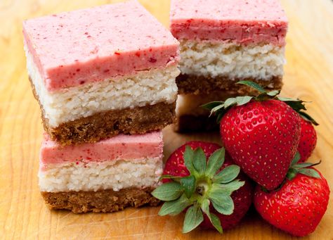 Biscuit base, sticky coconut, and a strawberry buttercream topping make up this three-layered Neapolitan Squares traybake. Neapolitan Cake, Lemon Cheesecake Bars, Neapolitan Ice Cream, Strawberry Powder, Ginger Slice, Strawberry Buttercream, Digestive Biscuits, Freeze Dried Strawberries, Bar Cookies