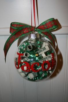 Christmas Money Ornament: Creative way to give money for Christmas! I need to make these for the kids. Gift Money, Easy Diy Christmas Gifts, Creative Money Gifts, Christmas Money, Cash Gift, Navidad Diy, Easy Christmas Diy, Money Gift, Xmas Crafts