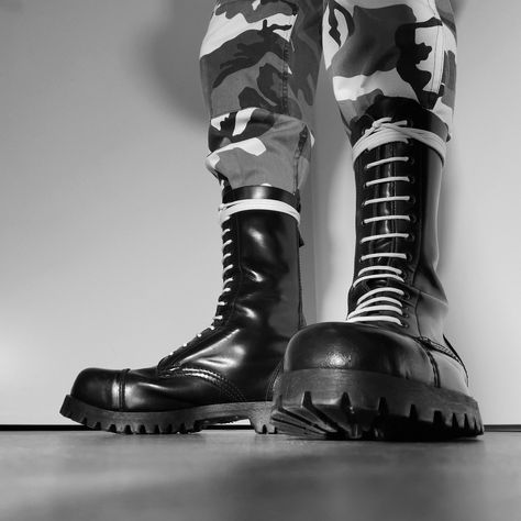 Barret Hat Outfit, Skinhead Aesthetic, Barret Hat, Mens Tall Boots, Skinhead Boots, Steel Boots, Lgbtq Fashion, Dark Grunge Aesthetic, Skinhead Fashion