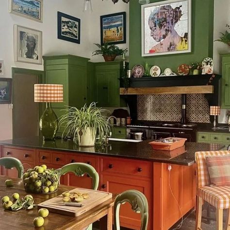 Dream kitchens #insp 💚 Green Orange Kitchen, Orange Green Kitchen, Orange And Green Kitchen, Green And Orange Kitchen, Orange Kitchen Cabinets, Aesthetic Kitchen Ideas, Apple Green Kitchen, Colorful Kitchens, Orange Kitchen Decor