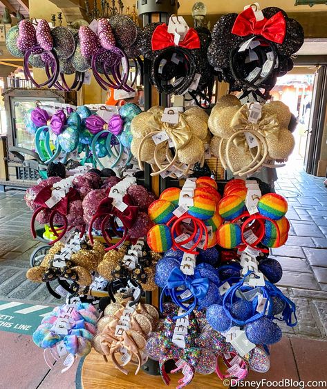 You're Buying Minnie Ears WRONG in Magic Kingdom | the disney food blog Disney Family Outfits, Disney World Souvenirs, Disney Cuties, Disney Starbucks, Disney Christmas Ornaments, Disney World Pictures, Disney World Vacation Planning, Disney Souvenirs, Disney Mickey Ears