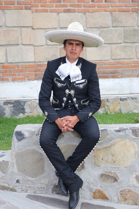 Mexican Wedding Suits For Men, Charro Wedding, Suit For Groom, Wedding Suits For Men, Mexican Fashion, Mexican Outfit, Reference Drawing, Body Reference Drawing, The Cowboy