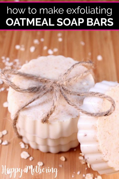 Diy Oatmeal, Diy Soap Bars, Soap Design, Natural Beauty Treatments, Oatmeal Soap, Trendy Diy, Oatmeal Bars, Exfoliating Soap, Homemade Soap Recipes