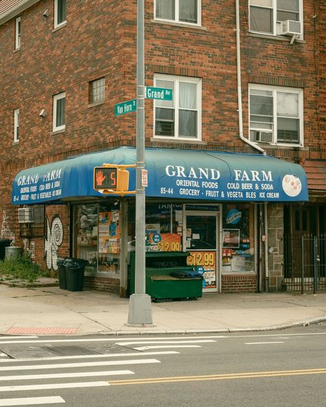 Grand Farm on Grand Avenue in Elmhurst, Queens, New York Elmhurst Queens, Woodside Queens Ny, Astoria New York Queens, Queen Ridge Farm 1975, Queen At Ridge Farm 1975, Van Horn, Queens New York, Rail Transport, White Car