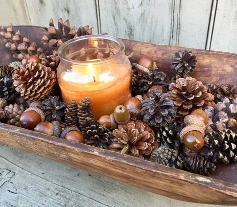 Fall Decorating Ideas 2017 - Wenz Home Furniture Acorn Crafts, Cones Crafts, Pine Cone Crafts, Fall Centerpiece, Fall Holidays, Craft Diy, Christmas Deco, Rustic Christmas, Fall Thanksgiving