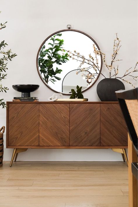 Sideboard For Entryway, Styling Sideboard Living Rooms, Mirror Over Sideboard, Side Board Decor Ideas, Sideboard Buffet Decor, Side Board Decor, Modern Entryway Design, Entryway Sideboard, Mirror Sideboard