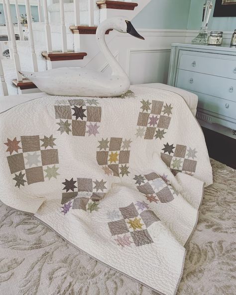 Stars Quilt Pattern, Wool Applique Quilts, Fall Quilt Patterns, Rustic Fabric, Stars Quilt, Applique Quilt Patterns, Cute Quilts, Fall Quilts, Star Quilt Patterns