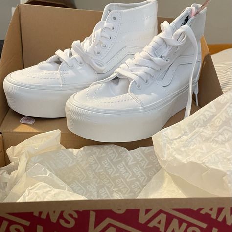 Nwt And Box Vans All White Platform Sk8-Hi Shoes Women Size: 8 Men Size: 6.5 Vans All White, White Platform Vans, Vans Platform, Platform Vans, Box Van, Vans White, Shoes Vans, White Platform, Vans Sk8 Hi