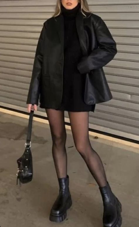 Adrette Outfits, Nyc Outfits, New York Outfits, Leather Jacket Outfits, Paris Outfits, Looks Street Style, Mode Inspo, Blazer Outfits, 가을 패션