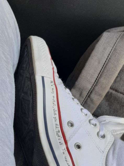 Stranger Things Writing, Things To Write On Converse, Writing On Converse, Converse Writing, Converse Sneaker, Stranger Things, All Star, Converse, Writing