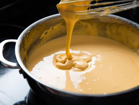 Evaporated Milk Mac And Cheese, Liquid Cheese, Cheese Sauces, How To Make Cheese Sauce, Melting Cheese, Homemade Nachos, Hot Cheese, Nacho Cheese Sauce, Cheese Sauce Recipe