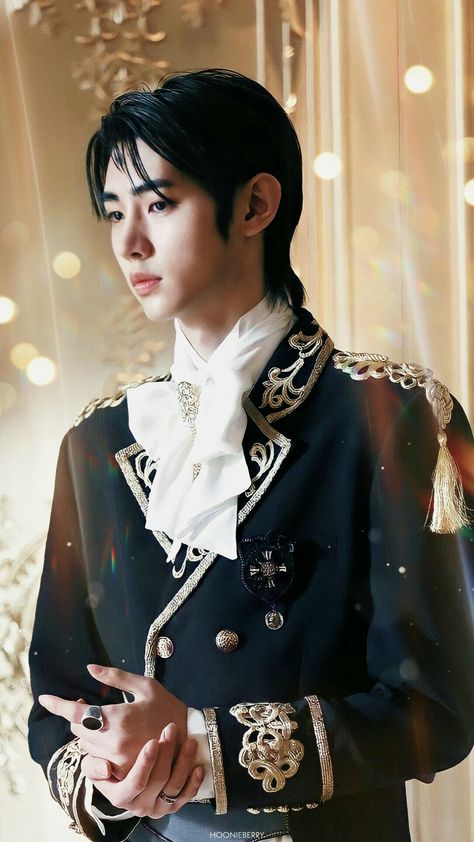 Sunghoon Waist, Prince Photoshoot, Magic Uniform, Sunghoon Wallpaper, Emotional Painting, Prince Clothes, Prince Costume, Vampire Costume, Park Sunghoon