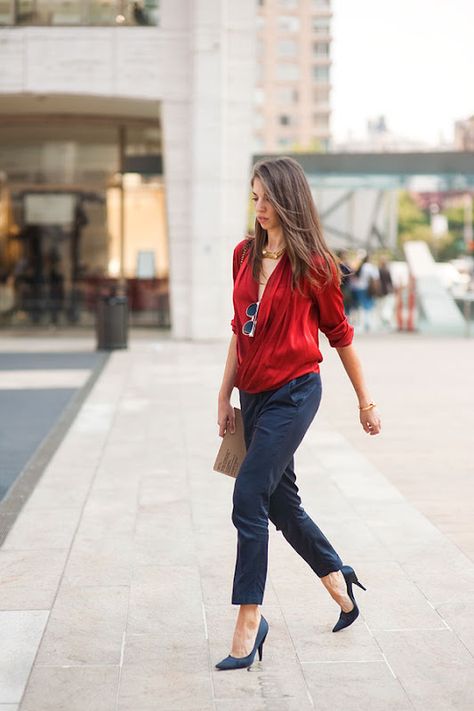 Susan Cernek Business Dinner Outfit, Summer Office Outfits, Business Outfits Women, Smart Outfit, Office Outfit, Outfit Trends, Dinner Outfits, Business Outfit, Red Shirt