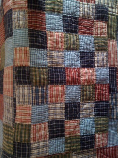 Plaid Quilt Ideas, Quilt For Men, Plaid Quilts, Colchas Quilting, Quilt Shirt, Shirt Quilts, Memory Quilts, Flannel Quilts, Plaid Quilt